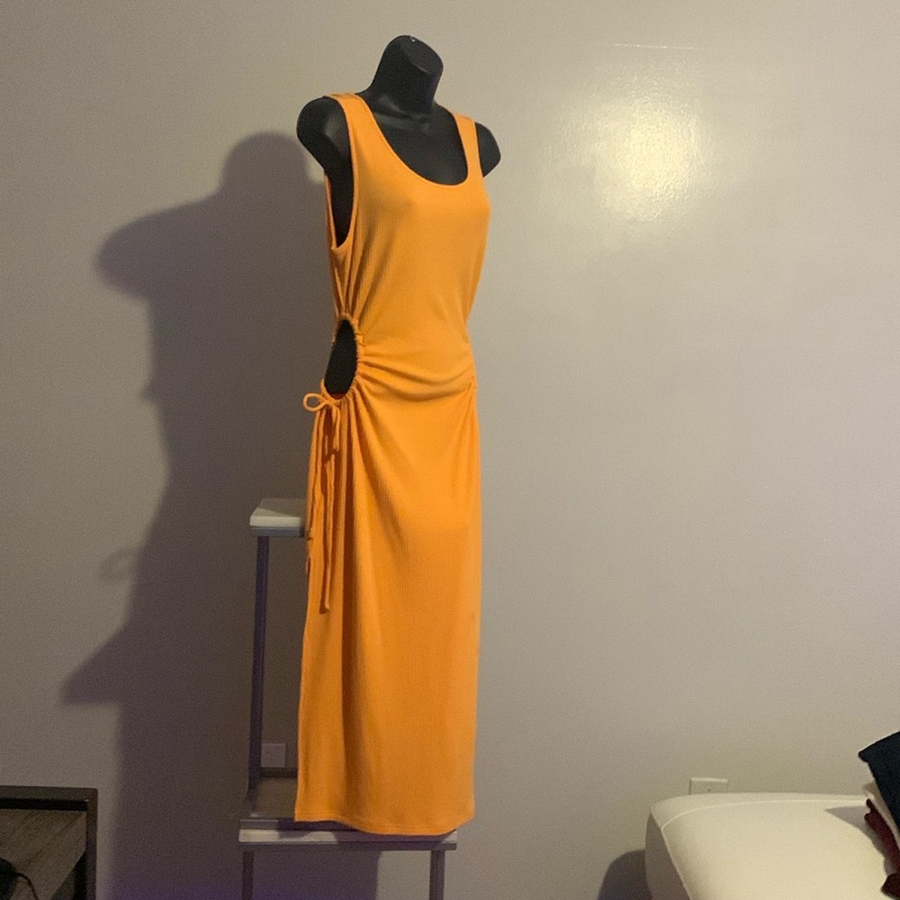 Elegant Orange Sleeveless Dress